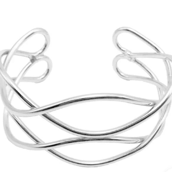 C-Shaped Layered Hoop Earrings and Twisted Cuff Bracelet Set - Picture 5 of 5